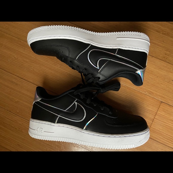 NIKE AIR FORCE ONE AF1 BLACK WHITE SILVER BQ7042 - Picture 10 of 12